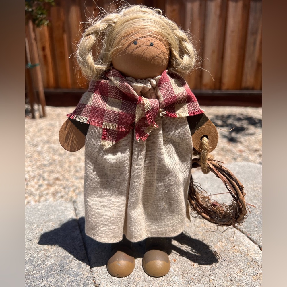 Vintage Lizzie High Wood Doll Christmas "EMMA HIGH" Makes Wreathes USA 1985